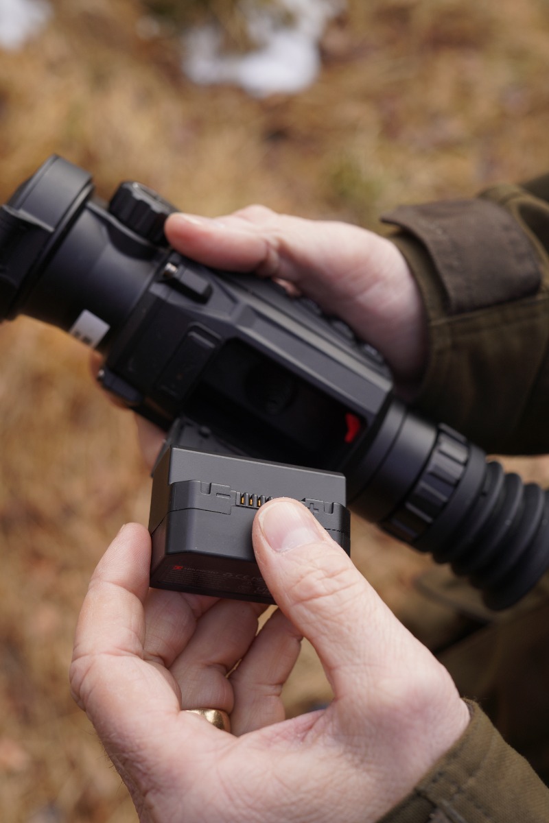 HIKMICRO Thunder 2.0 TH35 3.0x 35mm 20mK 384×288px 12µm Smart Thermal Weapon Scope with Rail